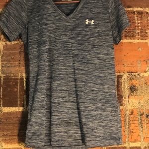 Women’s under armour v neck tee